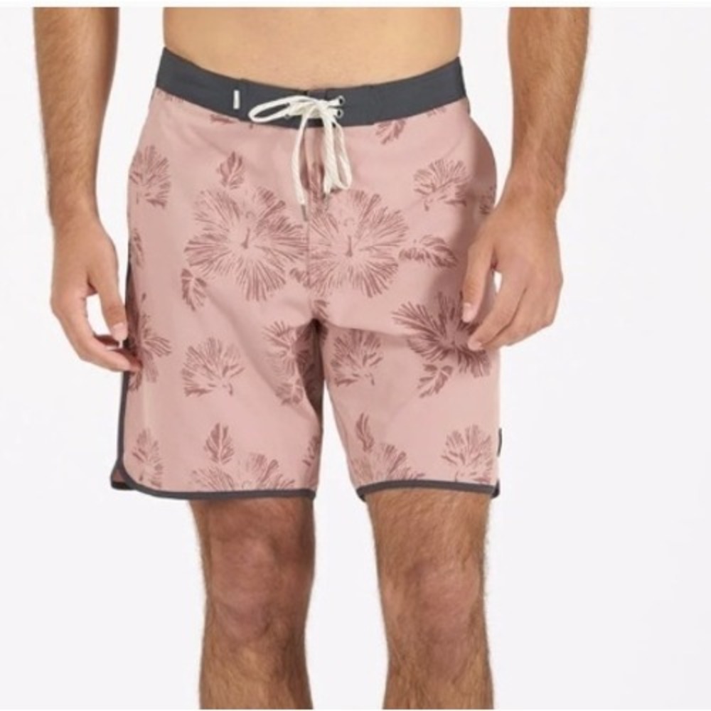 Vuori Cruise Boardshorts Mens 32 Dusty Rose Hibiscus Floral Swim Trunks Charcoal